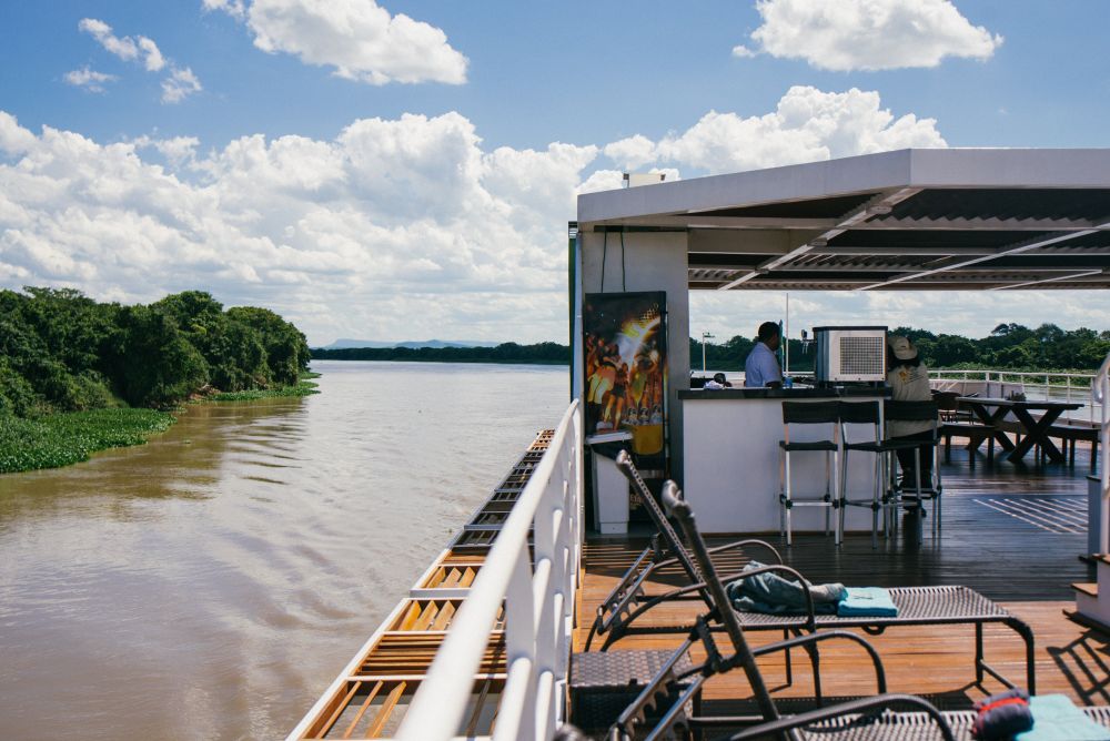 barco hotel comodoro rio paraguai pantanal